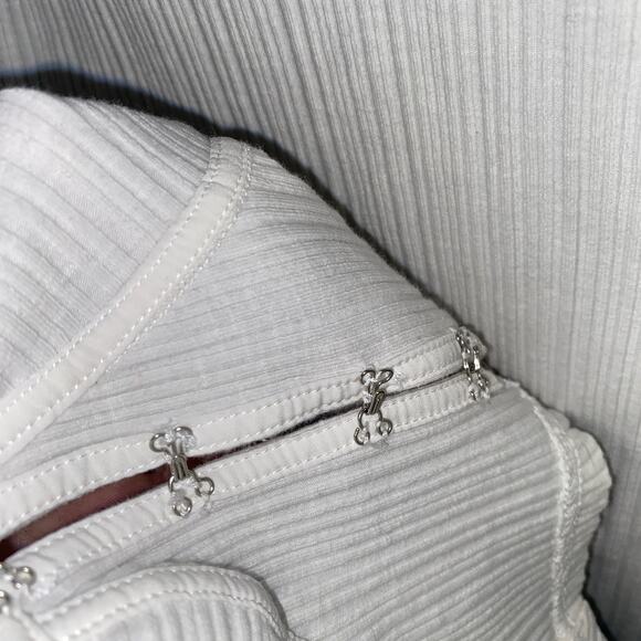 Tobi White Long Sleeve Lift My Spirits Hook & eye Crop Top Women's Size Large - Picture 6 of 9